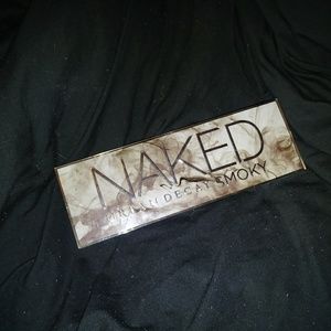 New In Box Urban Decay Naked Smoky Palette